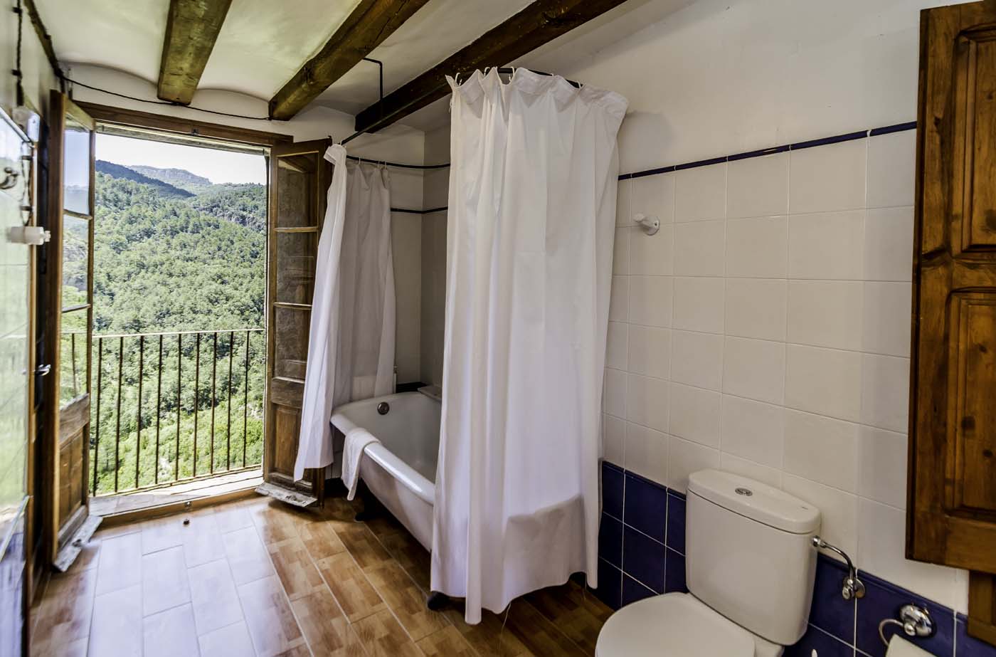 ¡Esta bañera lleva aquí 200 años!